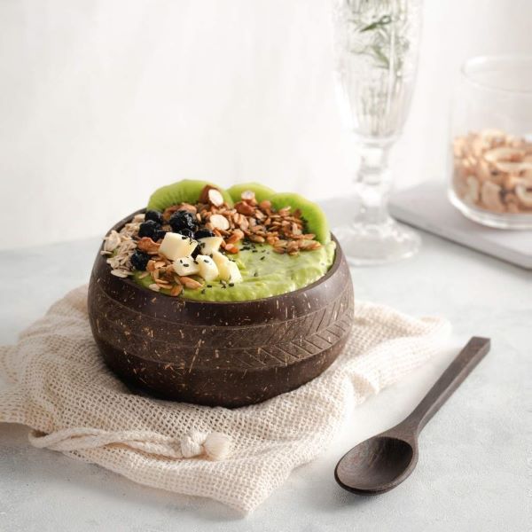 Coconut bowl and spoon set Geometric with food