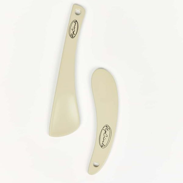 Set of 2 mini cosmetic spatulas/scoops with box
