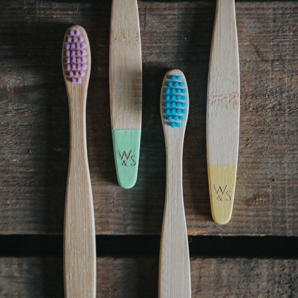 Kids bamboo toothbrush set, pack of 4 multicoloured