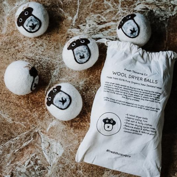 Eco-friendly wool dryer balls and bag