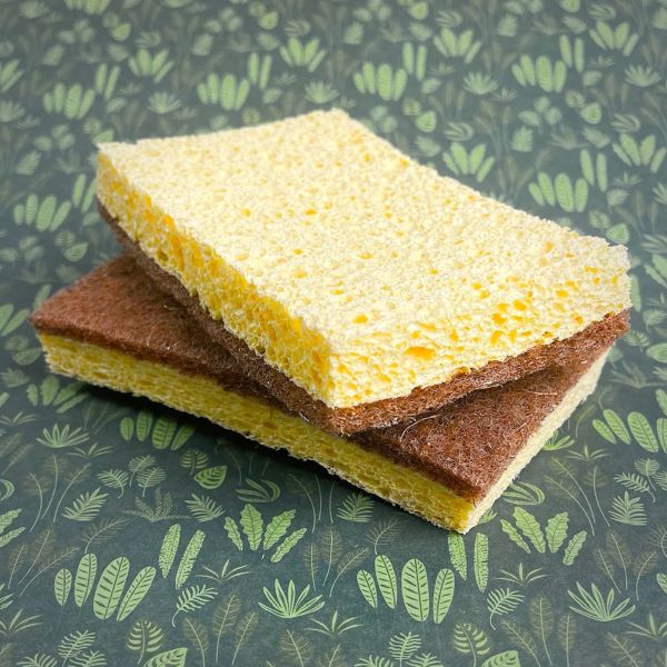 Plastic-free kitchen sponge two-pack out of packaging